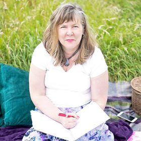 Jo Outram | Financial Fitness & Business Money Mindset Mentor
