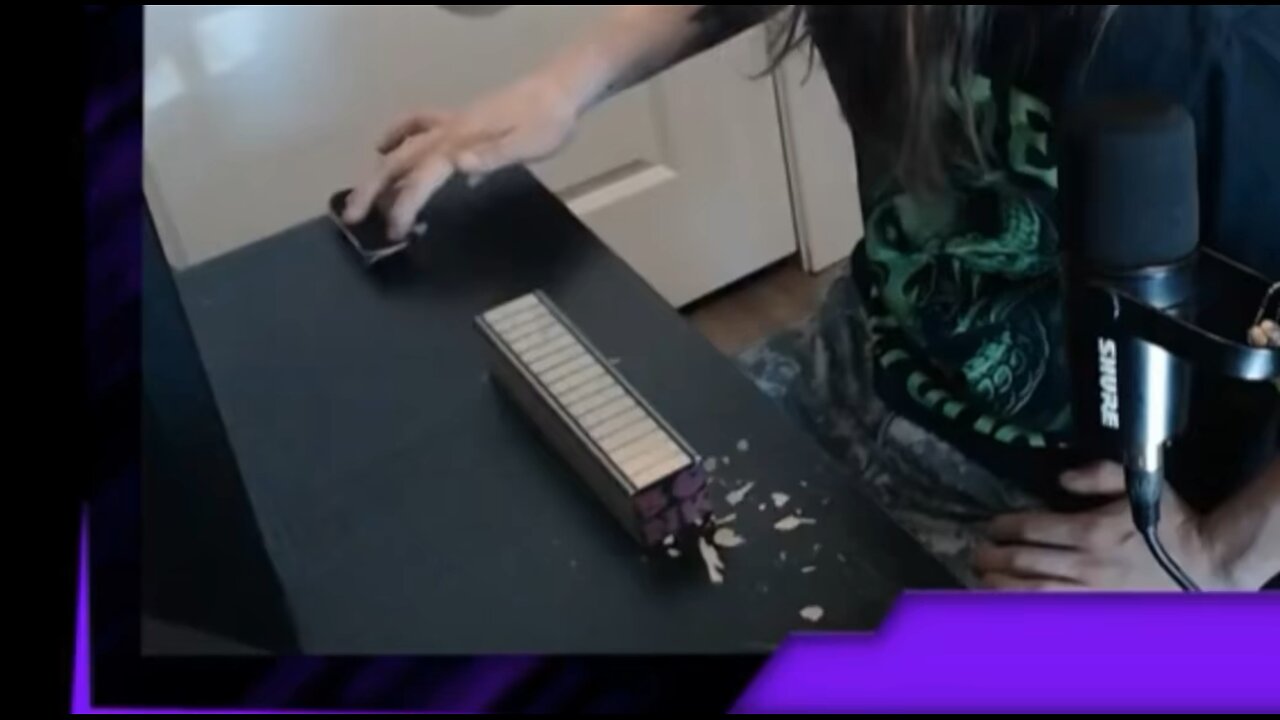Stream clip
