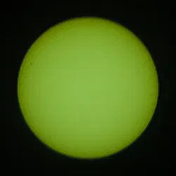 @ayke properly extracted…

Turns out the sun is rather small in the sky and easily fits into 250×250 pixels when show with a 135mm lens on a Sony α7c…

Still, it's nice. 😊