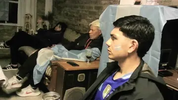 mi viejo mufando un gol jajajaj