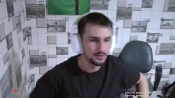 Ahmet abi bir şeyler deniyo