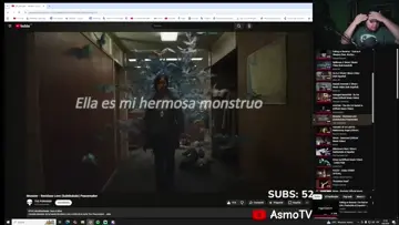 Tenés algo pegado en la cara