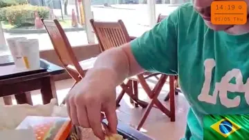 3 McDonalds Burguers in less than 10m