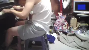 ピアノ引いてる昭和の人