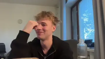 Paletsi onnittelee mannia