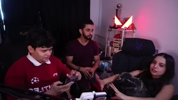 abhi9av caught sote sote txt krta ldki ko