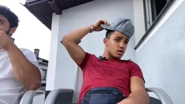 😂