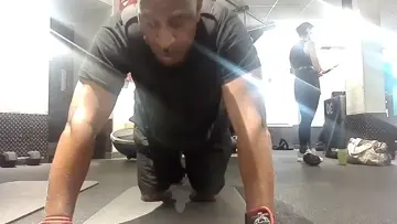 Press ups with 20kg armour vest
