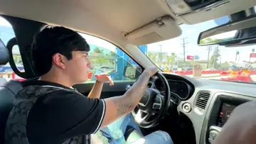 por eso 11:11 y dos besos en mi muñeca