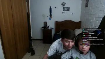 MATIAS PRESENTAME A TU HERMANITA