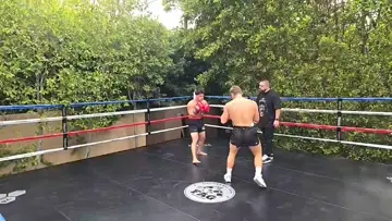 Logan ko SIT DOWN