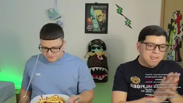 POR ESTO NO ME GUSTA QUE COMAMOS JUNTOS :l
