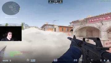 je zapnutý isto
