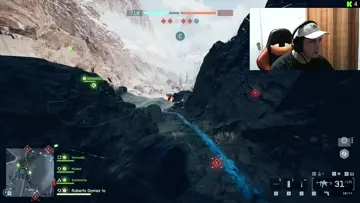 LE PEGO !