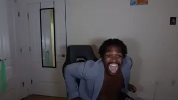 11 people in the chat!!!!