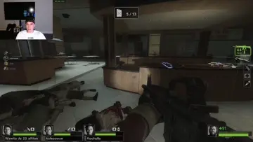 se torció el tobillo xd