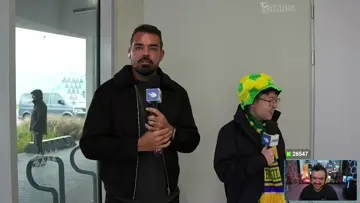 empurra o garotinho no insta