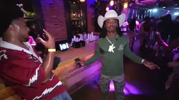 1K finds out they have a dance to sexy red 😂