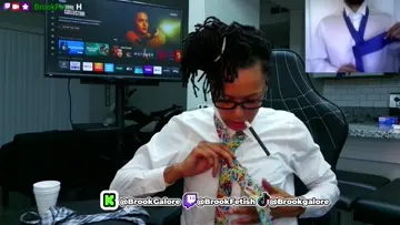 👔