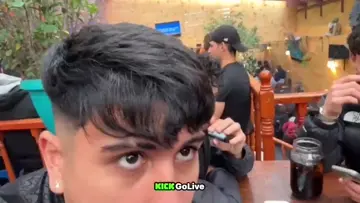 ni ño fumando