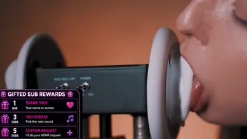 Sexy Ear Licking 😋