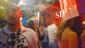 sırtı dönük kız <3