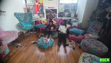 Reactioning to Raeskeez story time 