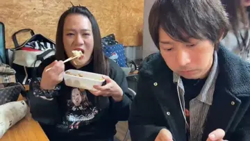 弁当の感想をいうもんじょりと、着替えを除くそうくん