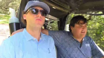 taiger sele cae el cel y le echa la culpa a santi 