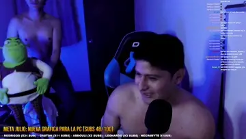 LA PATRONA SALVANDO EL DIA XD