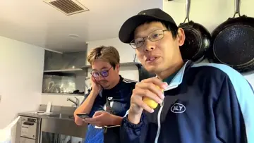 キッチンでも吸っていたダウ🤓