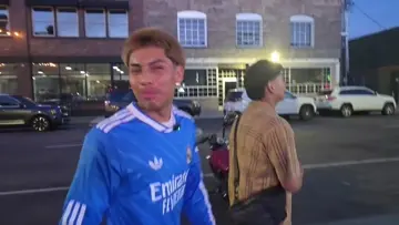 MUNECO GETS RECOGNIZED IN PUBLIC !!
