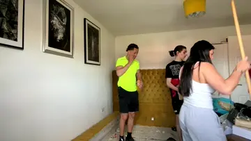 4 people 1 bed