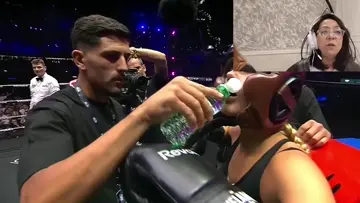  ¡LIT PELEÓ CON EL CASCO ROTO Y AÚN ASÍ LA ROMPIÓ!