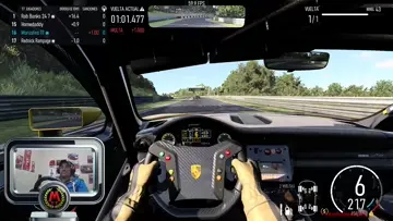 Recuperando posiciones en Nurburgring en Porsche