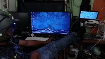pc fraco desculpe,alguem doe um pc gamer agradeço.