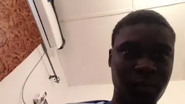 trying to stable my phone on a phone charger 