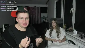 maja odkrywa prezerwatywe