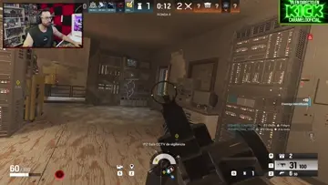 Defendiendo todo el mapa solo