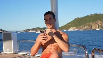 clip2