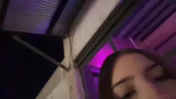 XD ELLA TRATANDO DE PONERSE LINDA PARA EL CHICO