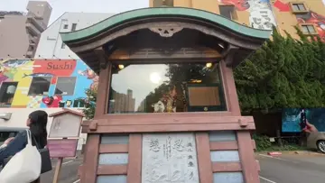 むらまこに対抗して踊る しぐしぐ