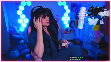 HOT!! 🔥