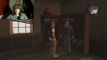 le pegan al pelado