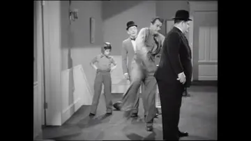 Hardy punch et le ballon qui décoiffe - @LeDoc1000