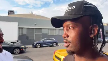Jaha Interacts w/ Fan In Line