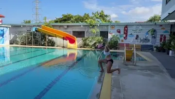 🥳