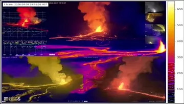 looking closer as lava fountain loses pressure #44
