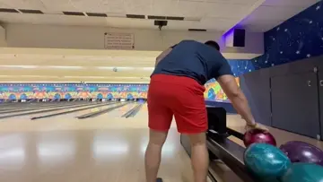 hit that  🎳