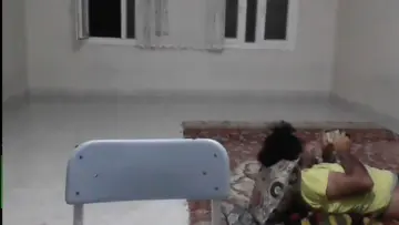 yayını açık unutan yayıncı soyundu!